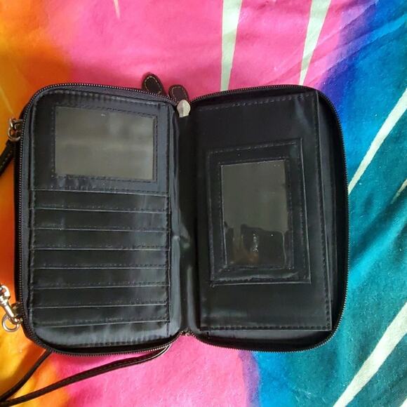 FREE with bundle! Crossbody vegan leather wallet - Picture 3 of 7